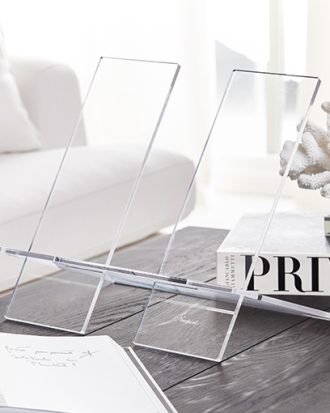 Bokstöd transparent stående