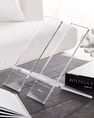 Bokstöd transparent stående