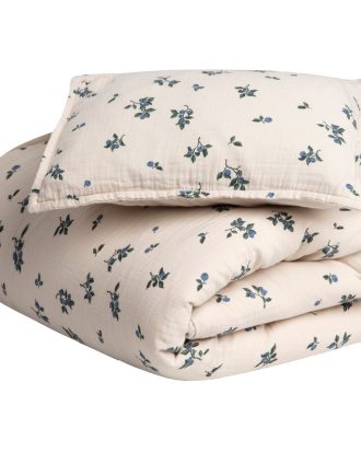 Garbo & Friends Blueberry Muslin Bäddset 100x130 + 35x55 Cm - Barnsängkläder Bomullsmuslin Sand