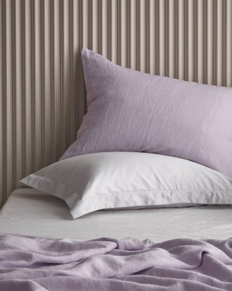 Ellos - Kuddfodral Kiyoko i tvättat lin - Lila - 50X70