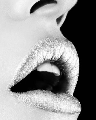 Love Warriors - Poster Kiss me 30x40 cm - Svart - 30X40