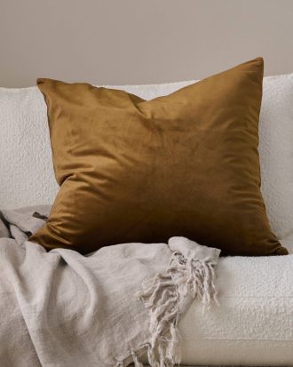 Ellos - Kuddfodral Nora i sammet - Brun - 60X60