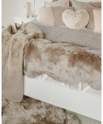 Gently taupe - långhårigt fårskinn