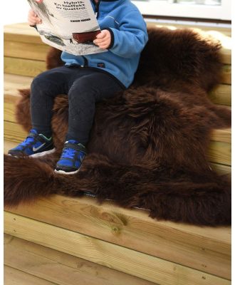 Gently naturbrun - långhårigt fårskinn