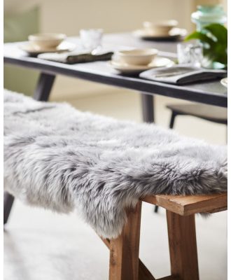 Gently ljusgrå - långhårigt fårskinn