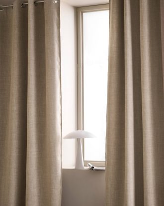 Ellos - Mörkläggande gardin Iben med öljetter