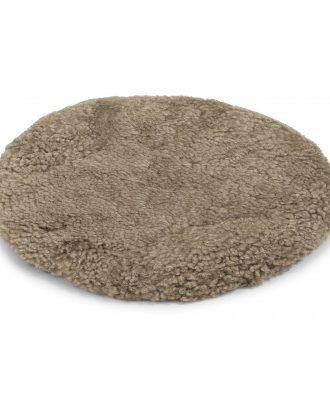 Curly pad sahara - rund stolsdyna med stoppning i lockigt fårskinn