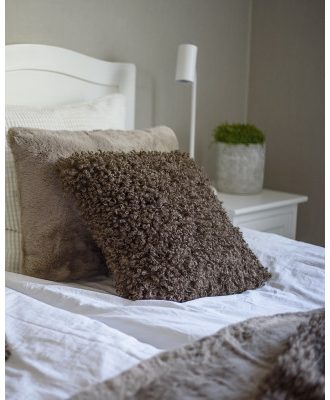 Wooly brown - konstgjord fårskinnskudde