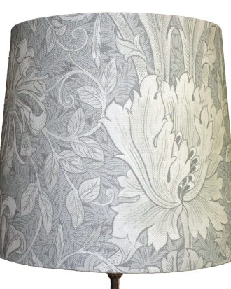 Bergo Lampskärmar Sixten 25 Honeysuckle & Tulip - Lampskärmar Textil Ljusgrå