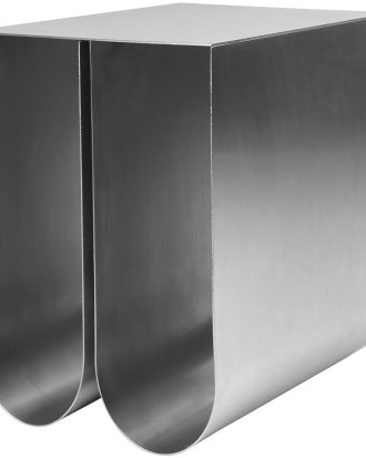 Kristina Dam Studio Curved Sidobord - Sidobord & Avlastningsbord Rostfritt Stål